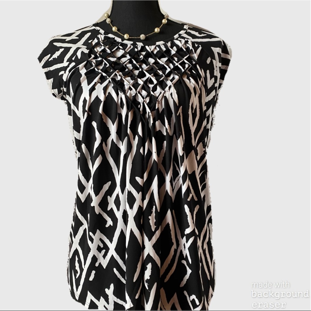 Premise Black and white top